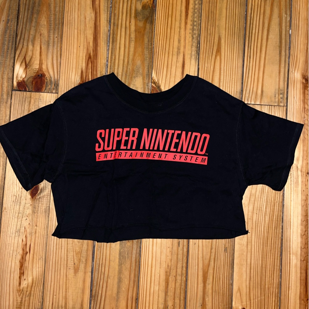Reversible Super Nintendo cropped shirt in red and white lettering
